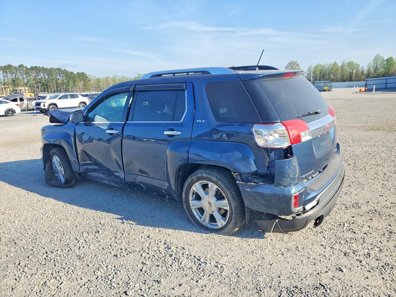 2017 GMC TERRAIN SLT photo 2