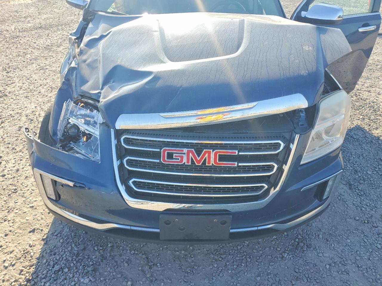 2017 GMC TERRAIN SLT photo 12