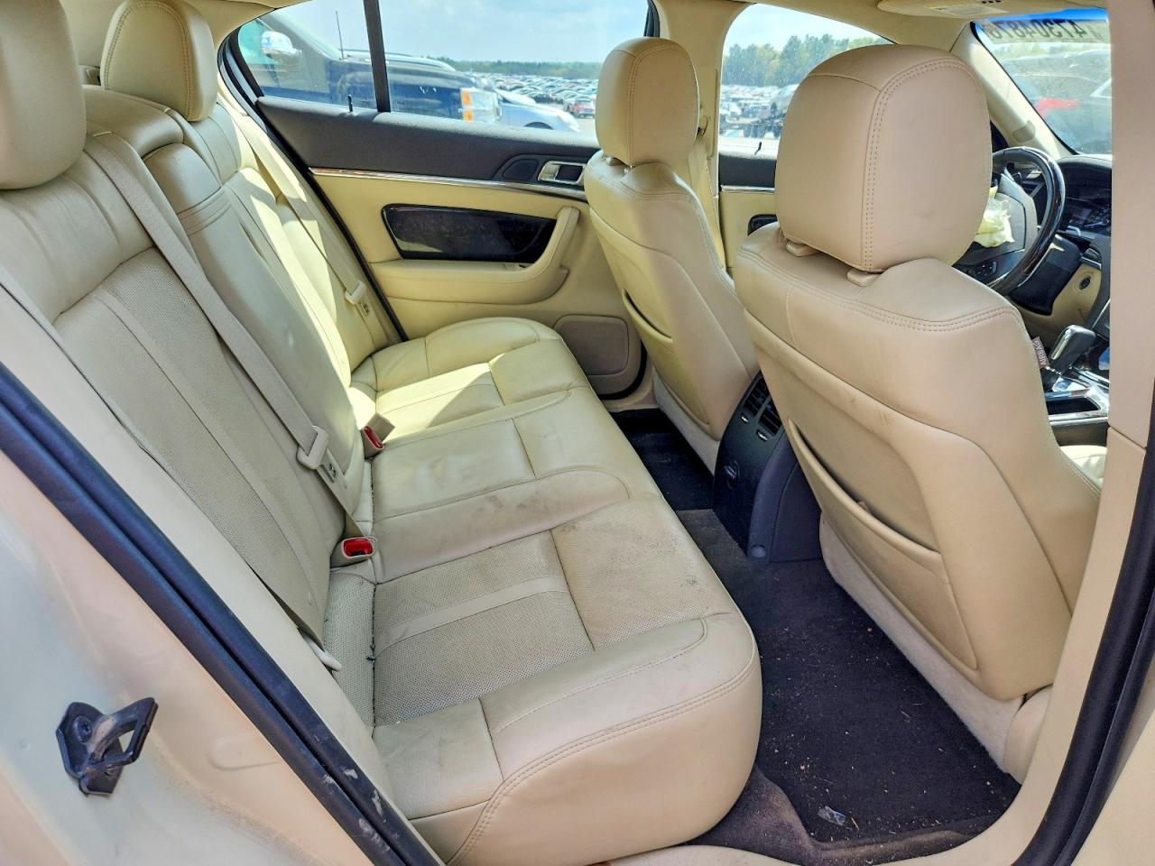 2014 LINCOLN MKS photo 19
