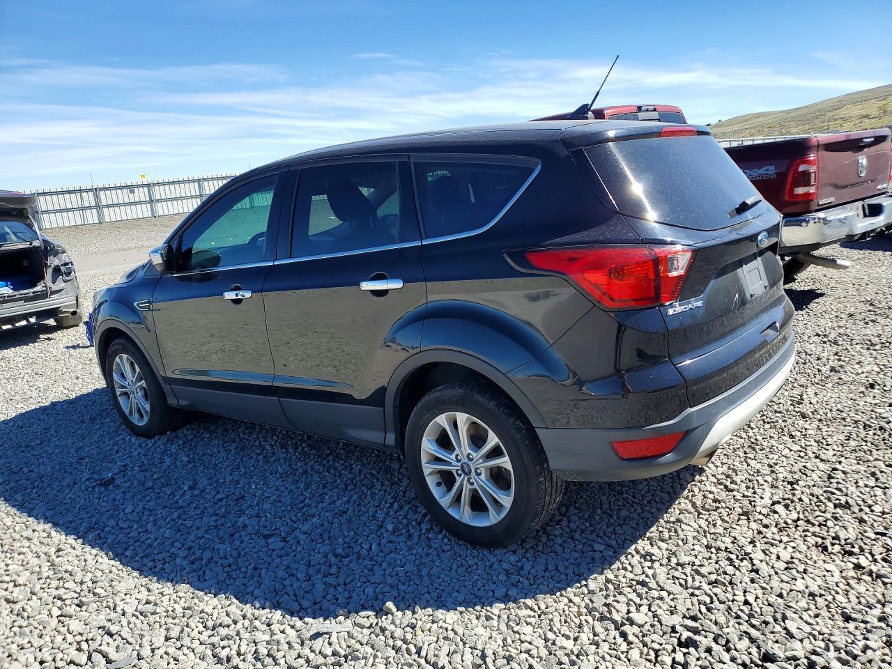 2019 FORD ESCAPE SE photo 2