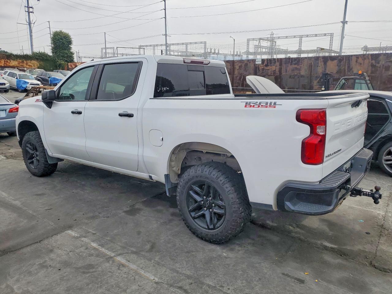 2021 CHEVROLET SILVERADO K1500 LT TRAIL BOSS photo 2