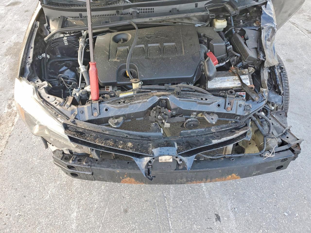 2018 TOYOTA COROLLA LE photo 11