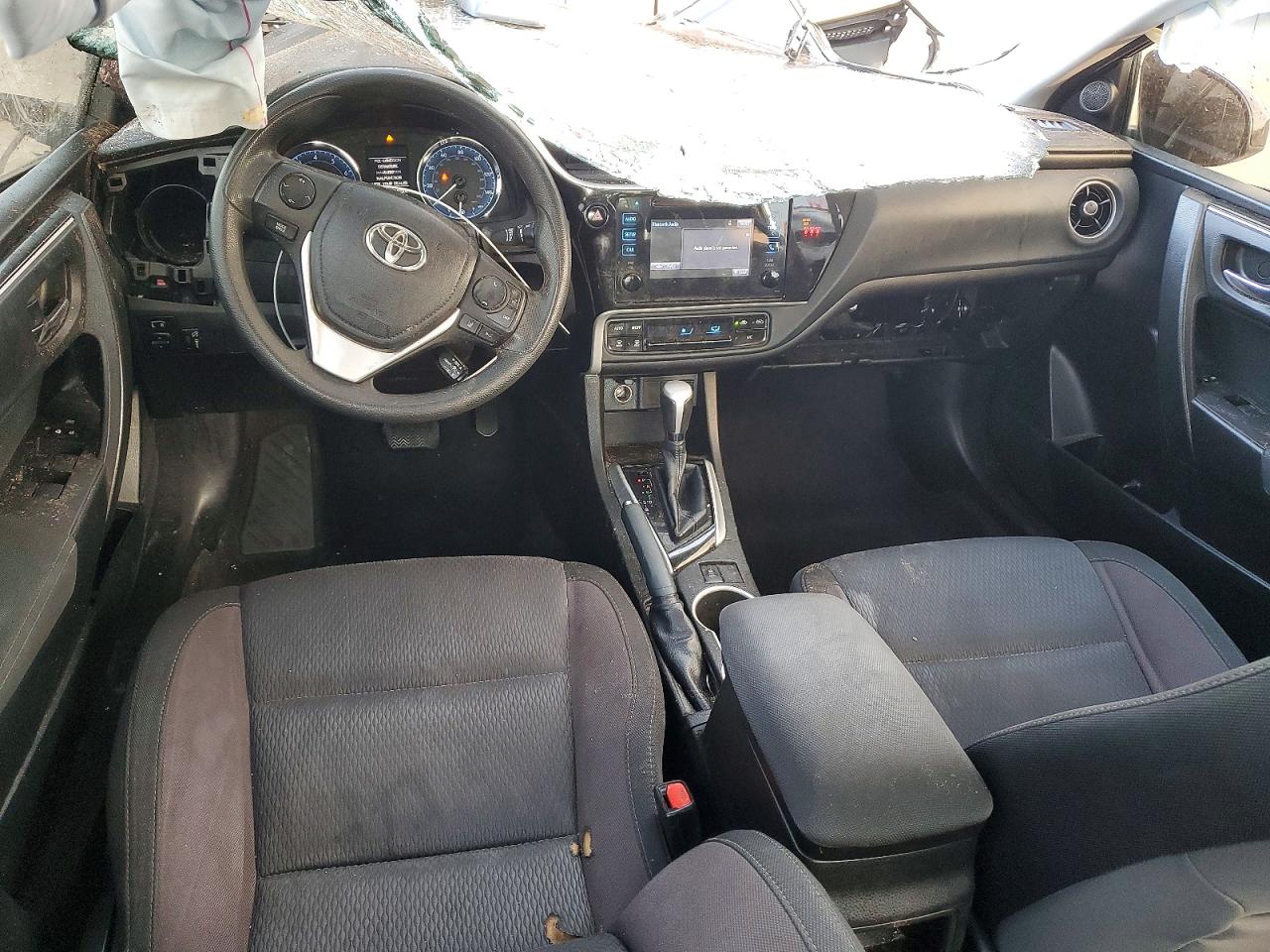 2018 TOYOTA COROLLA LE photo 8