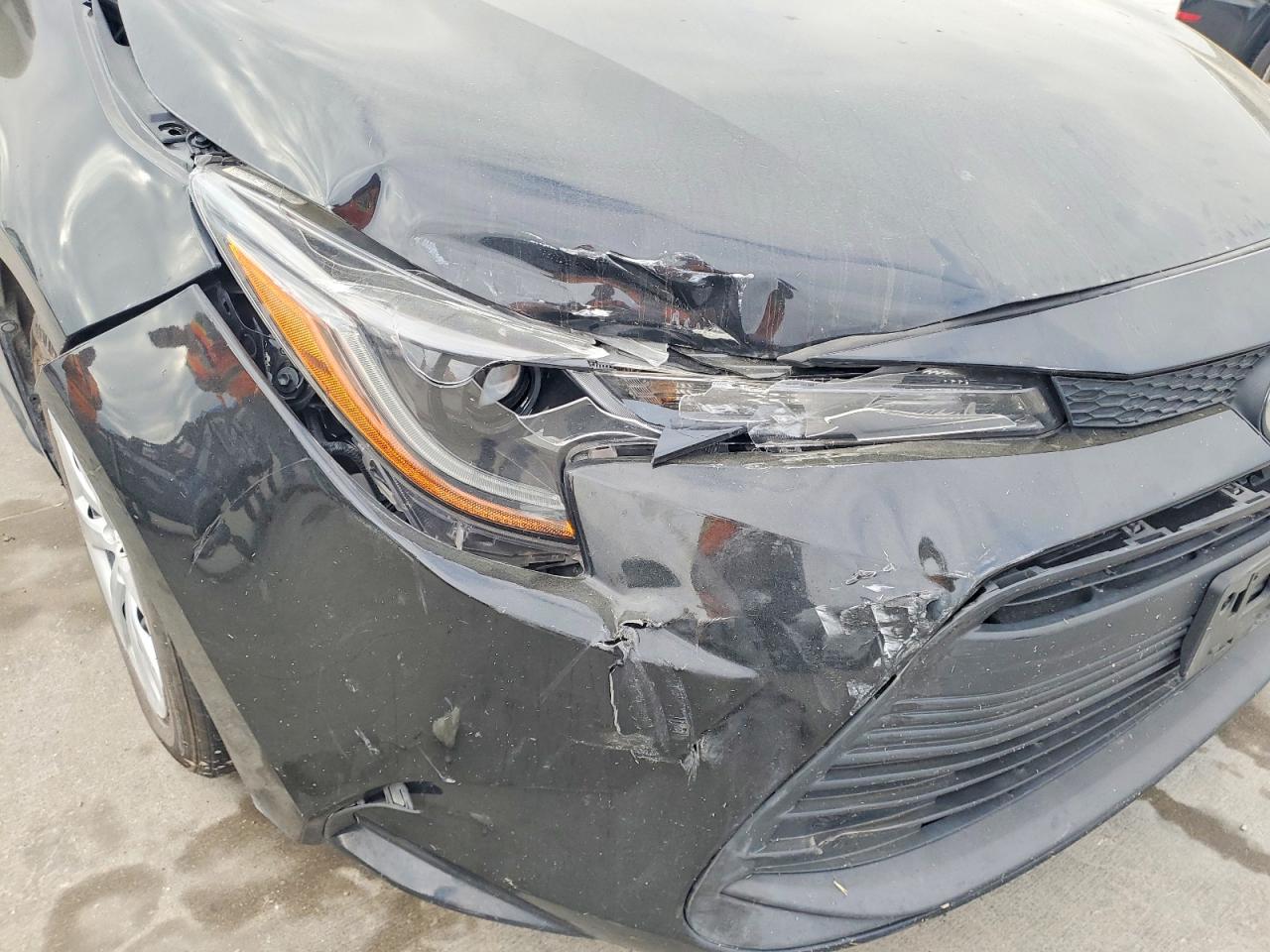 2023 TOYOTA COROLLA LE photo 17