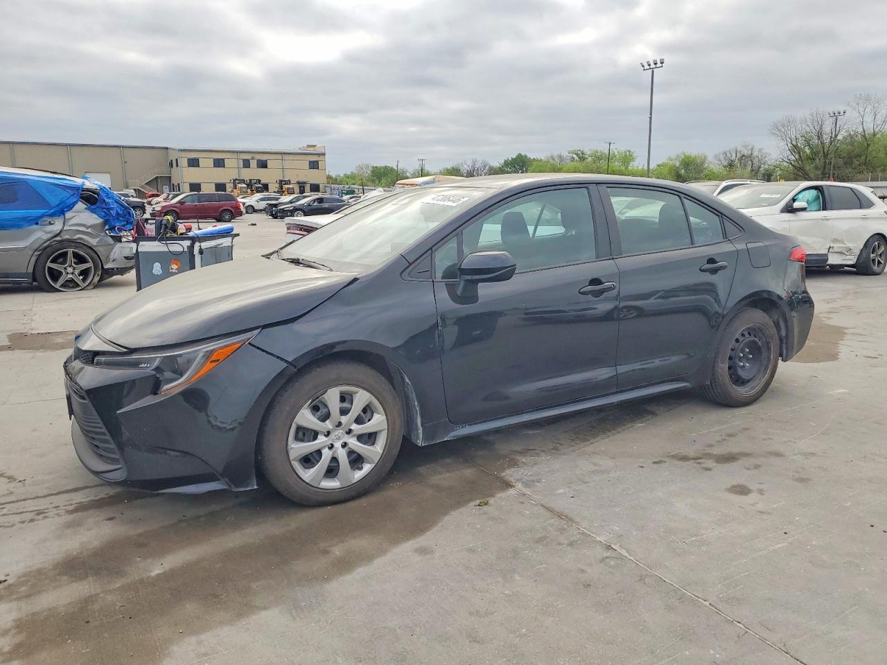 2023 TOYOTA COROLLA LE photo 3