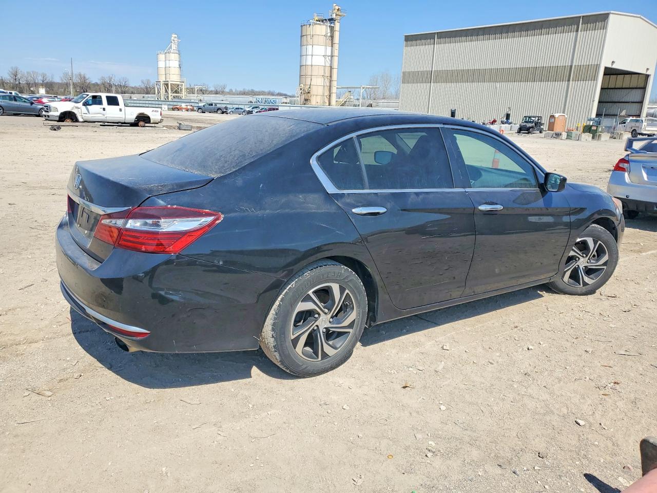 2016 HONDA ACCORD LX photo 5