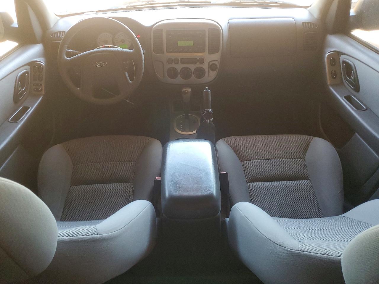 2005 FORD ESCAPE XLT photo 22