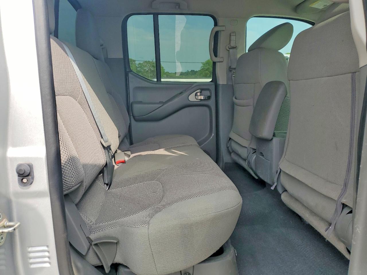 2019 NISSAN FRONTIER SV photo 19