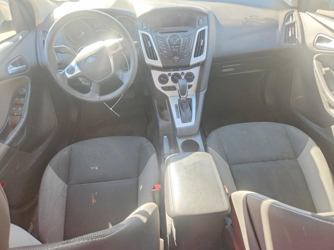 2014 FORD FOCUS SE photo 15