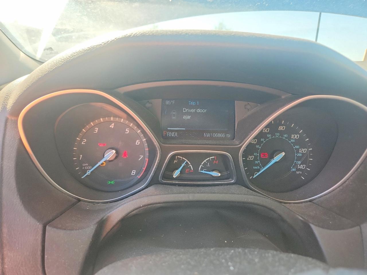 2014 FORD FOCUS SE photo 17