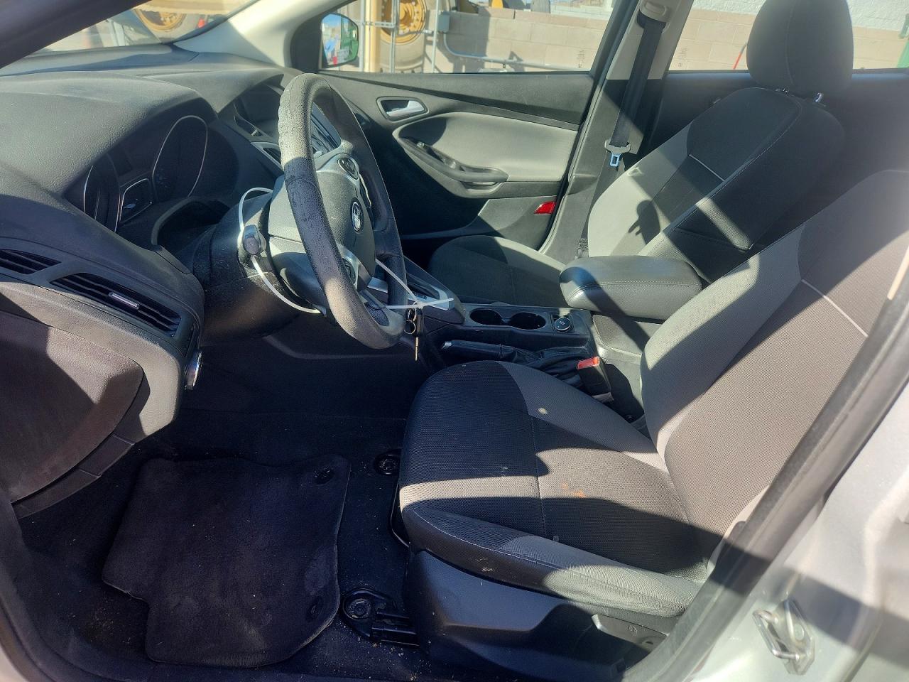 2014 FORD FOCUS SE photo 13