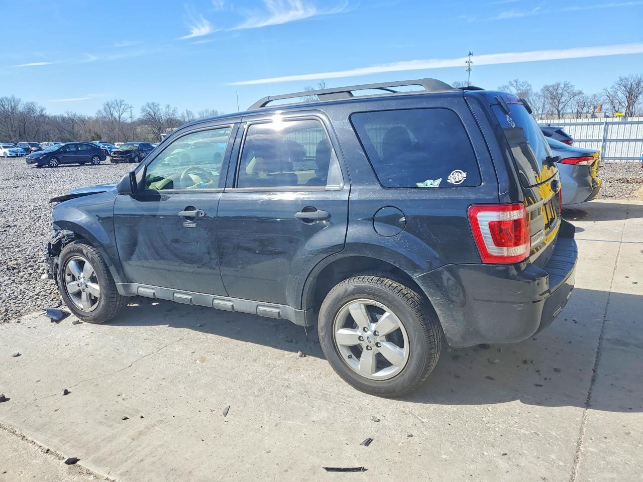 2011 FORD ESCAPE XLT photo 3