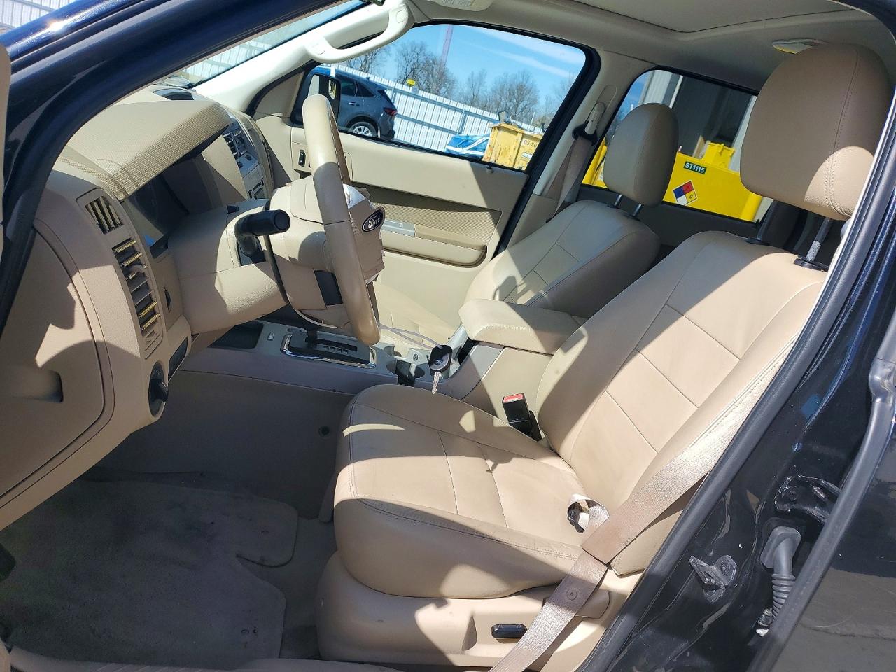2011 FORD ESCAPE XLT photo 13