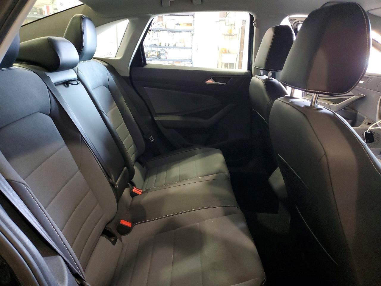 2025 VOLKSWAGEN JETTA SE photo 19
