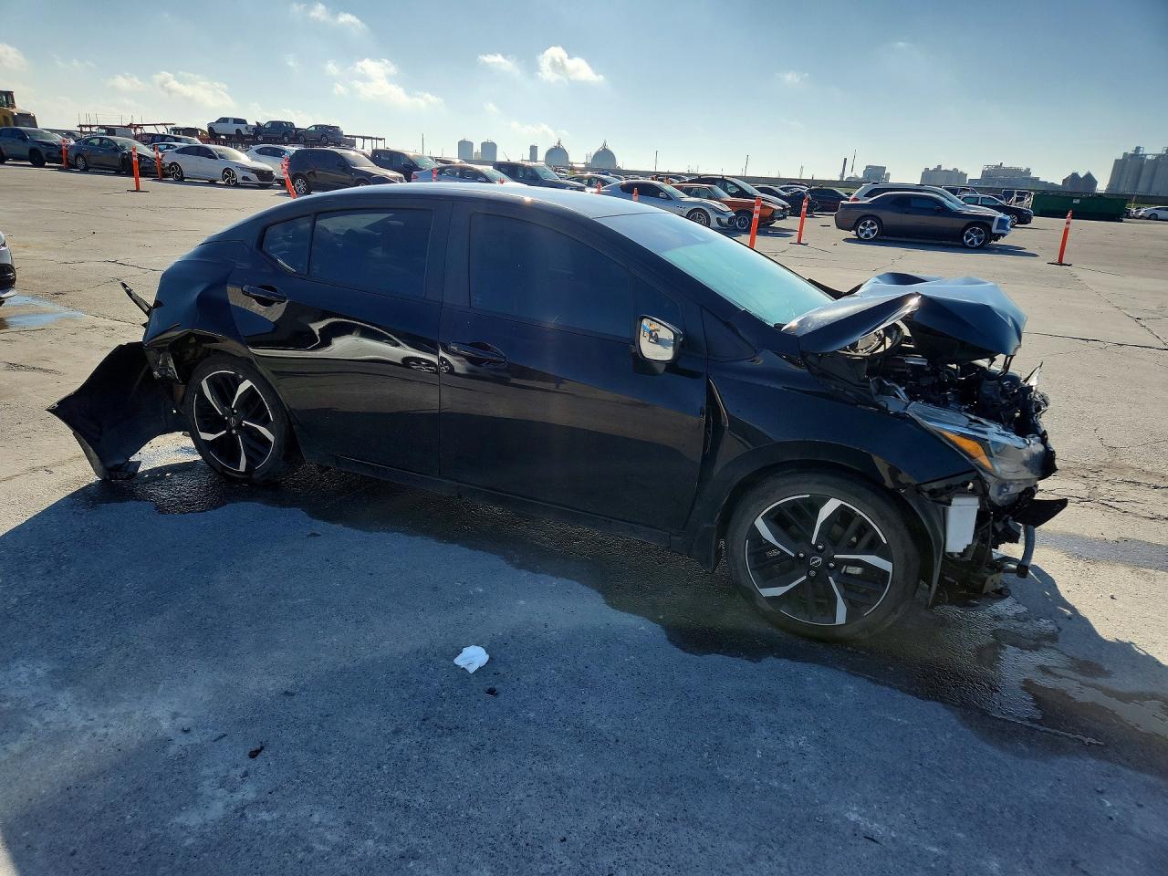 2025 NISSAN VERSA SR photo 7
