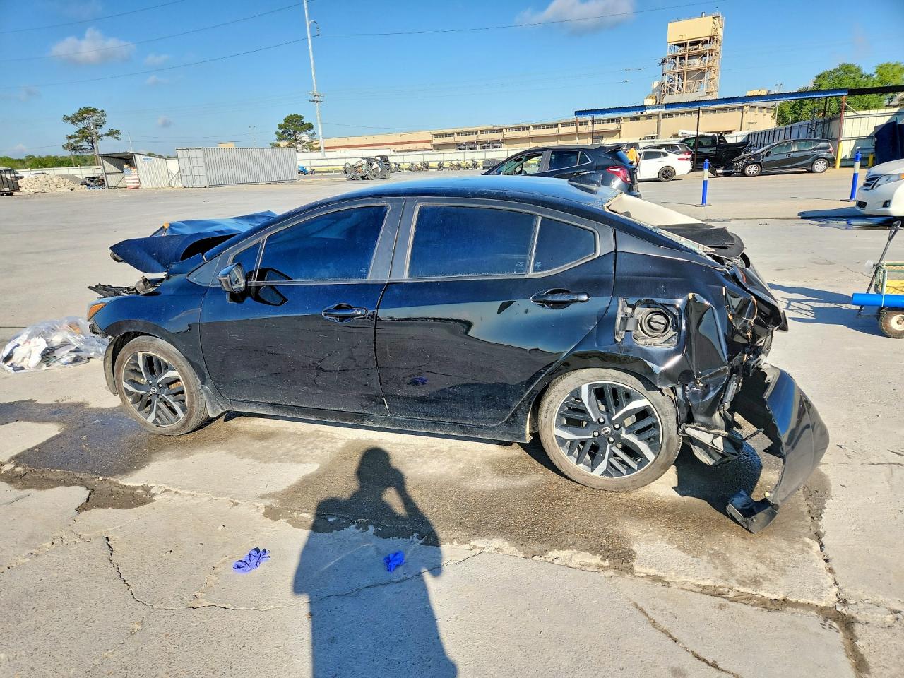 2025 NISSAN VERSA SR photo 3