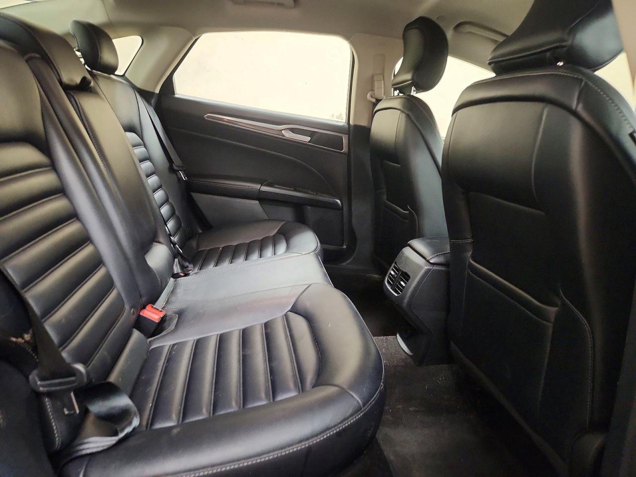 2019 FORD FUSION SEL photo 28