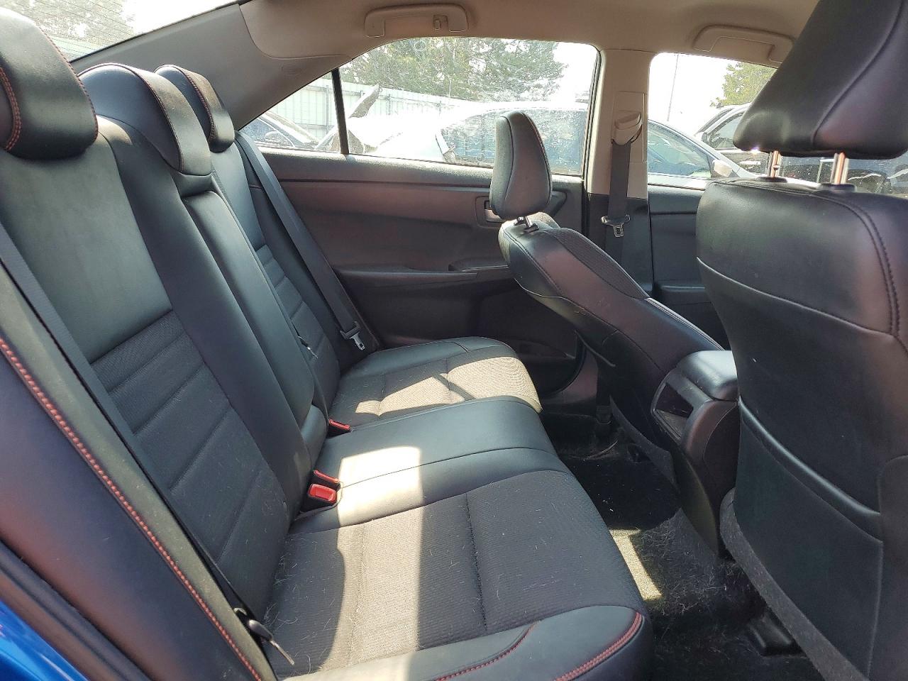 2017 TOYOTA CAMRY SE photo 10
