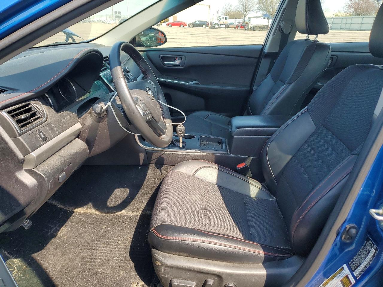 2017 TOYOTA CAMRY SE photo 7