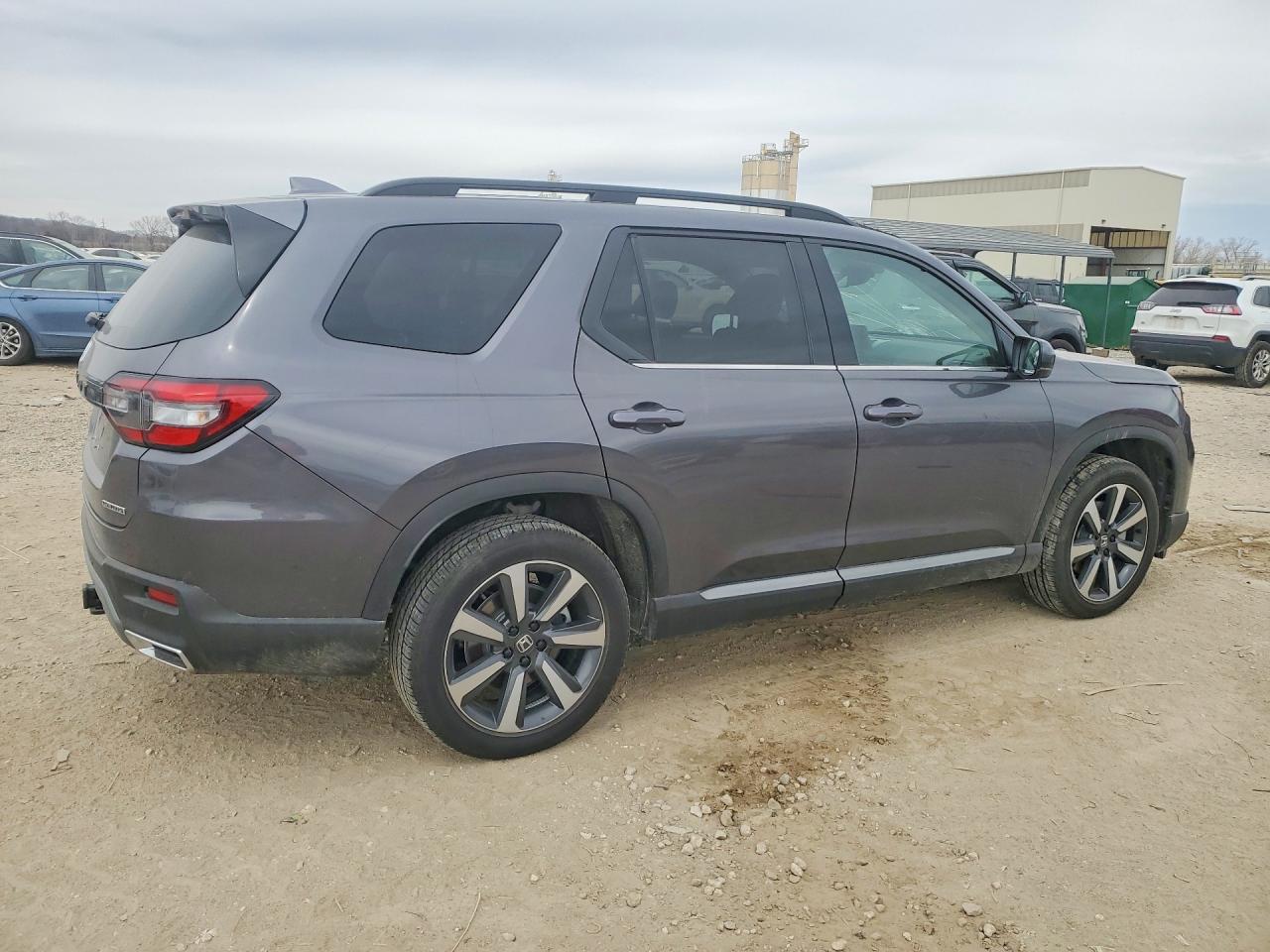 2025 HONDA PILOT TOURING photo 3