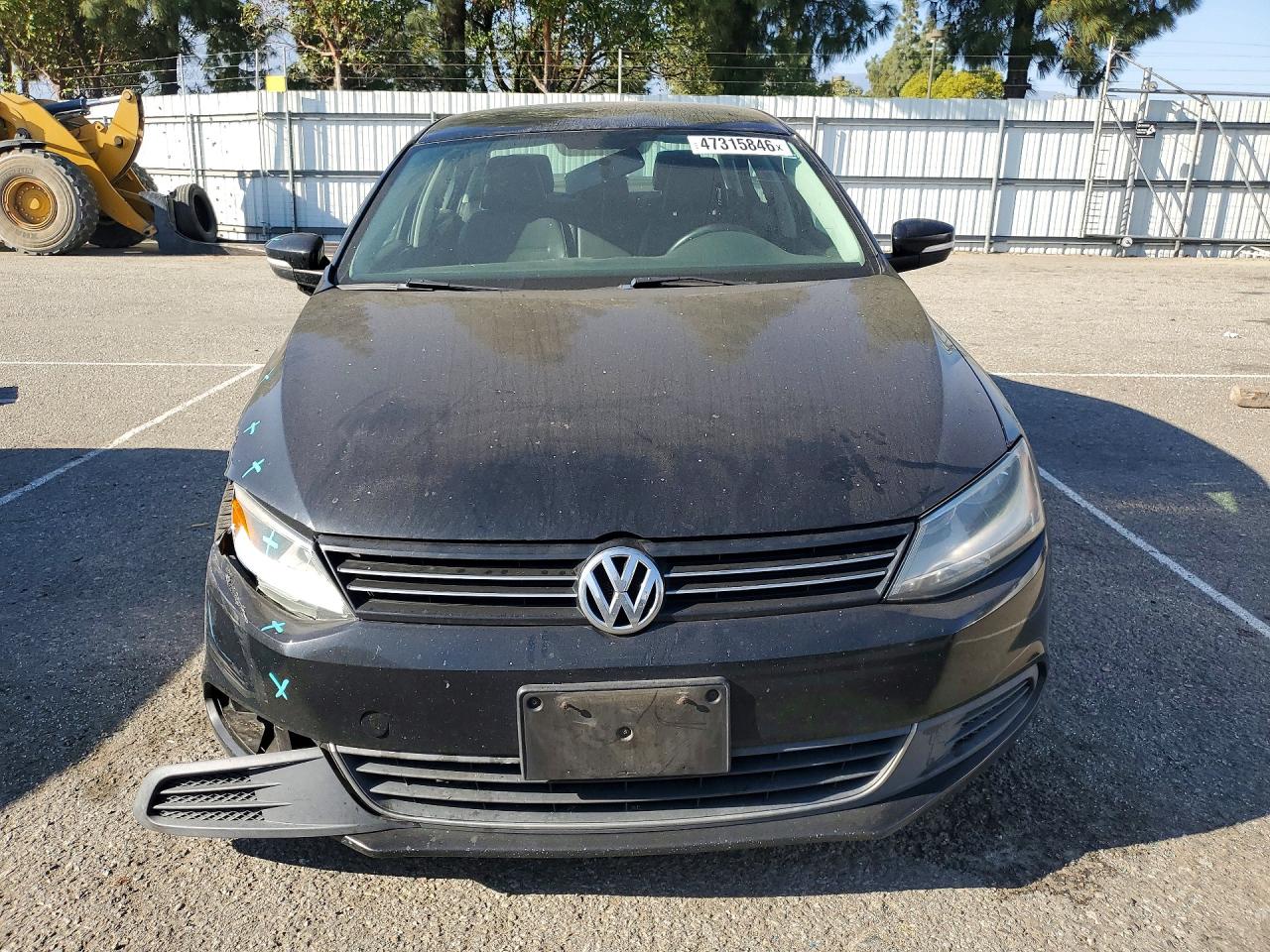 2013 VOLKSWAGEN JETTA SE photo 5