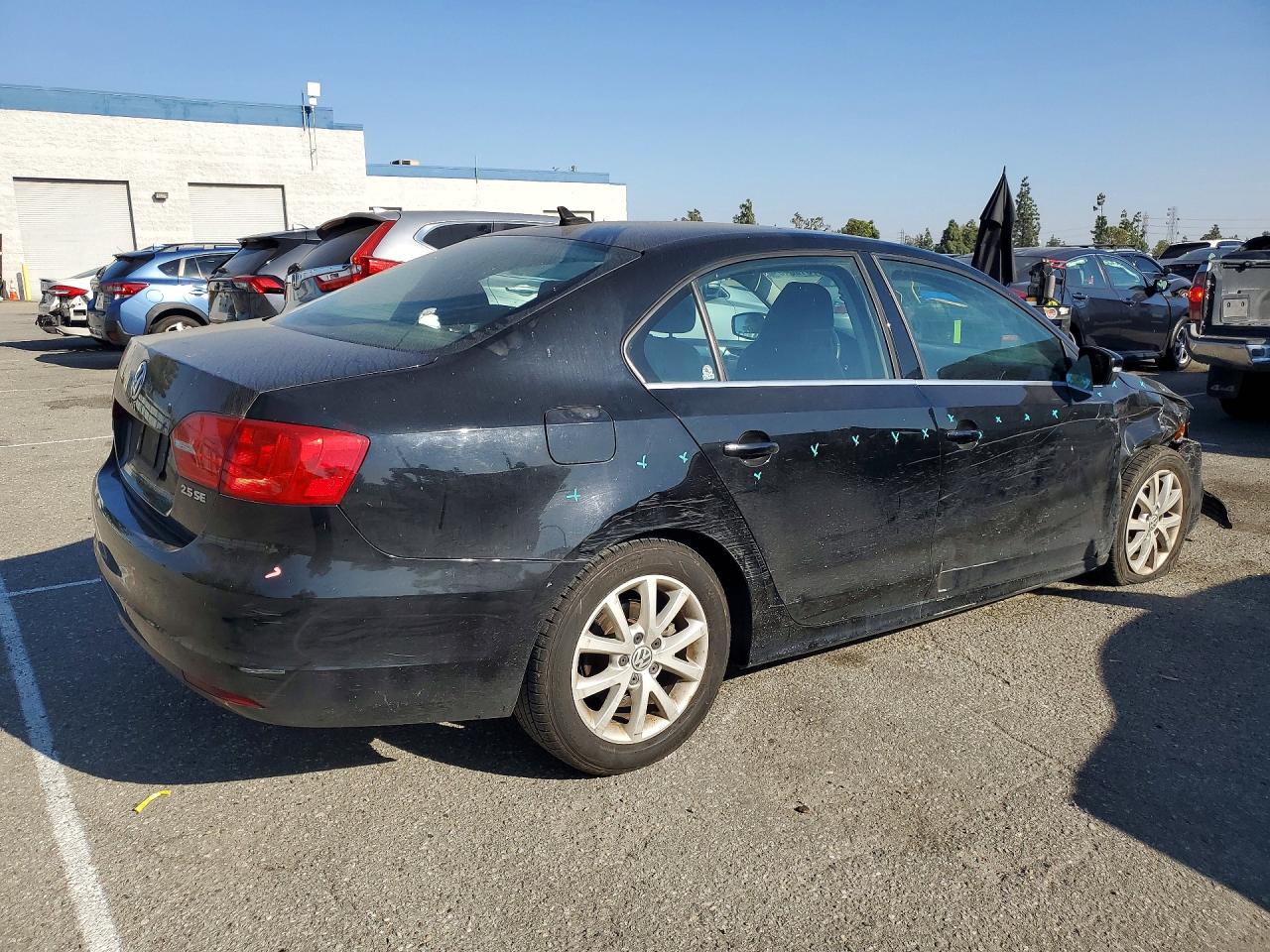 2013 VOLKSWAGEN JETTA SE photo 3