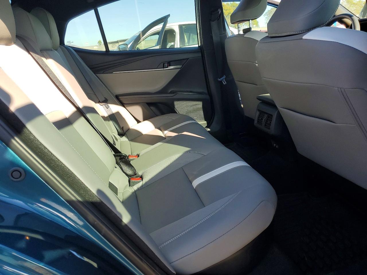 2025 TOYOTA CAMRY SE photo 19
