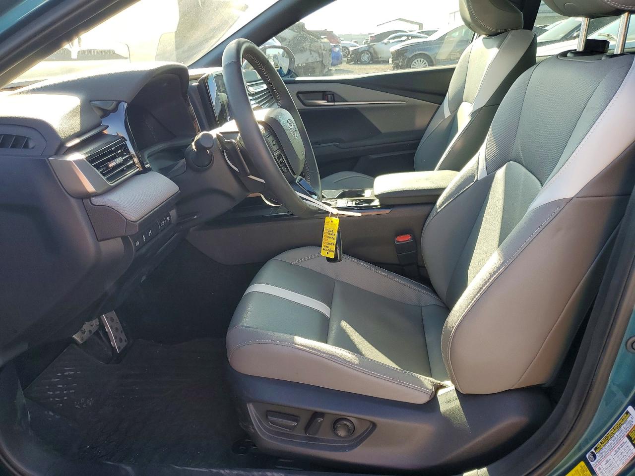 2025 TOYOTA CAMRY SE photo 13