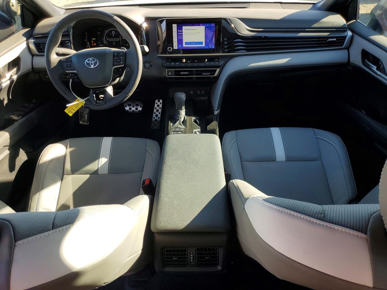 2025 TOYOTA CAMRY SE photo 15