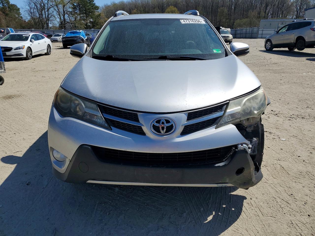 2014 TOYOTA RAV4 XLE photo 9