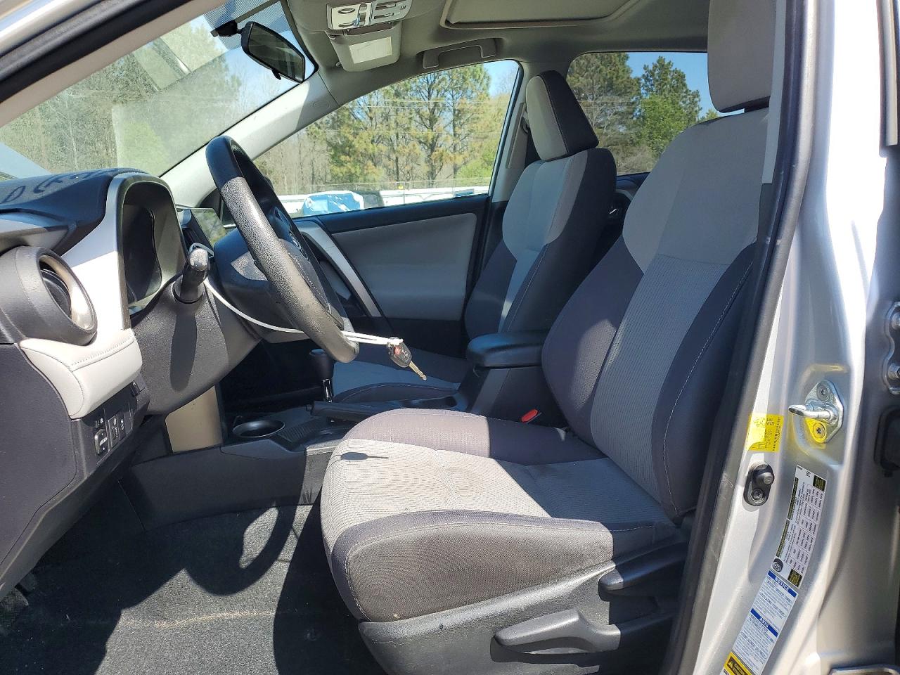 2014 TOYOTA RAV4 XLE photo 13