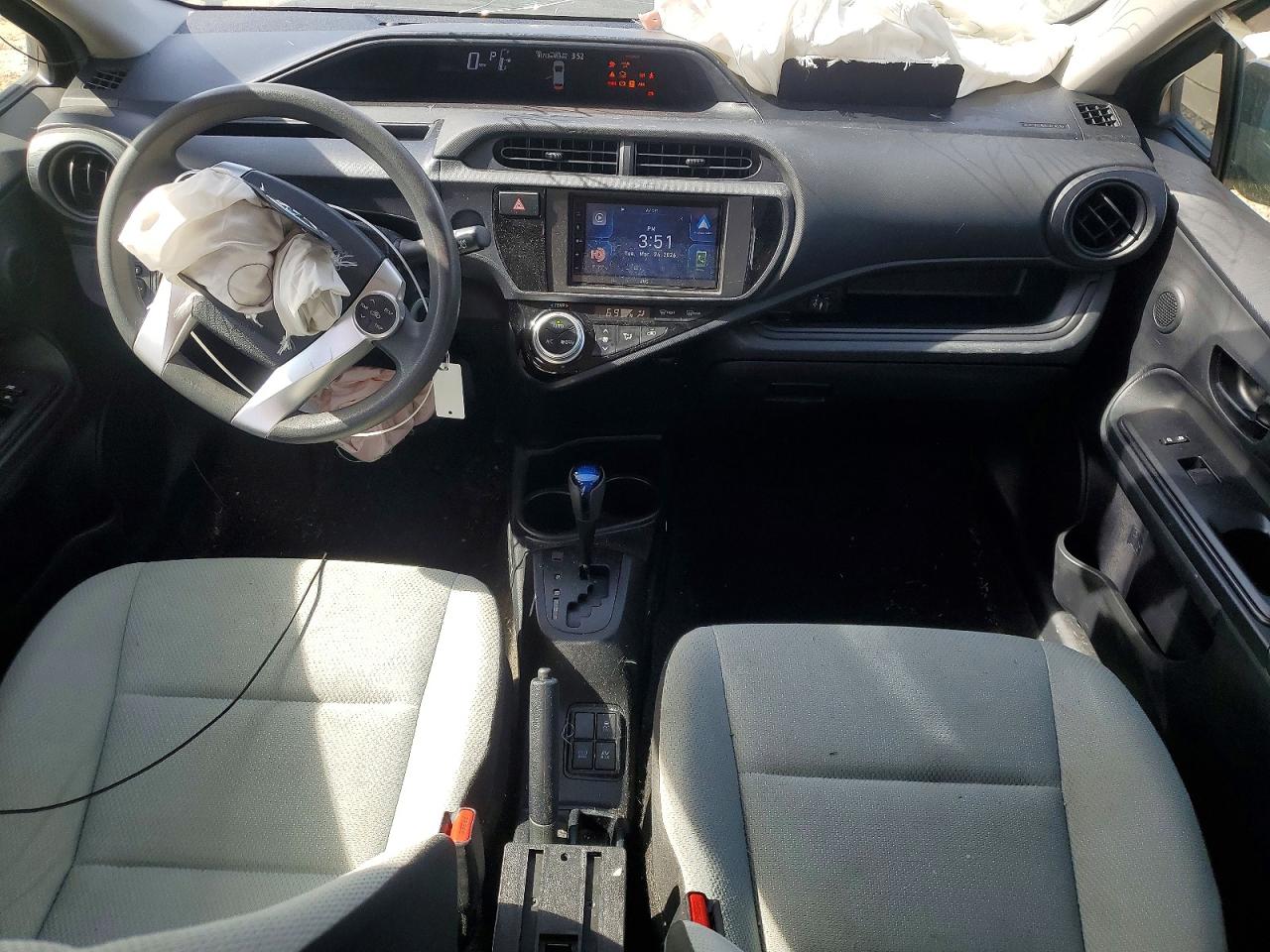 2015 TOYOTA PRIUS C ONE photo 8