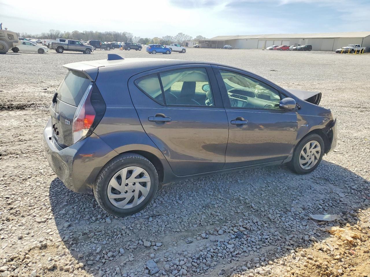 2015 TOYOTA PRIUS C ONE photo 3