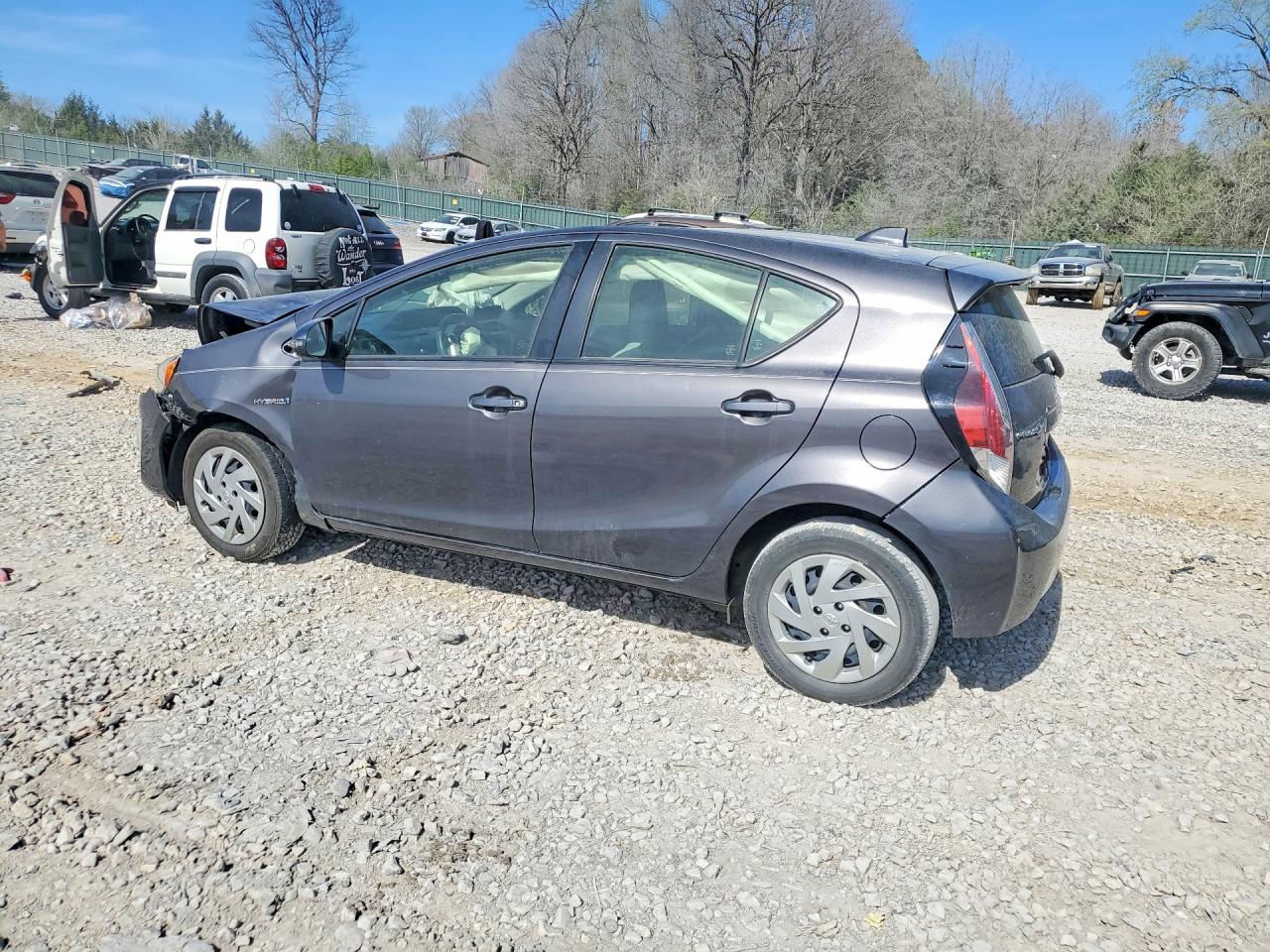 2015 TOYOTA PRIUS C ONE photo 2