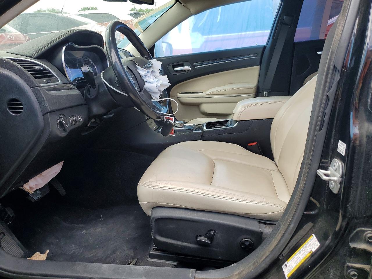 2020 CHRYSLER 300 TOURING photo 19