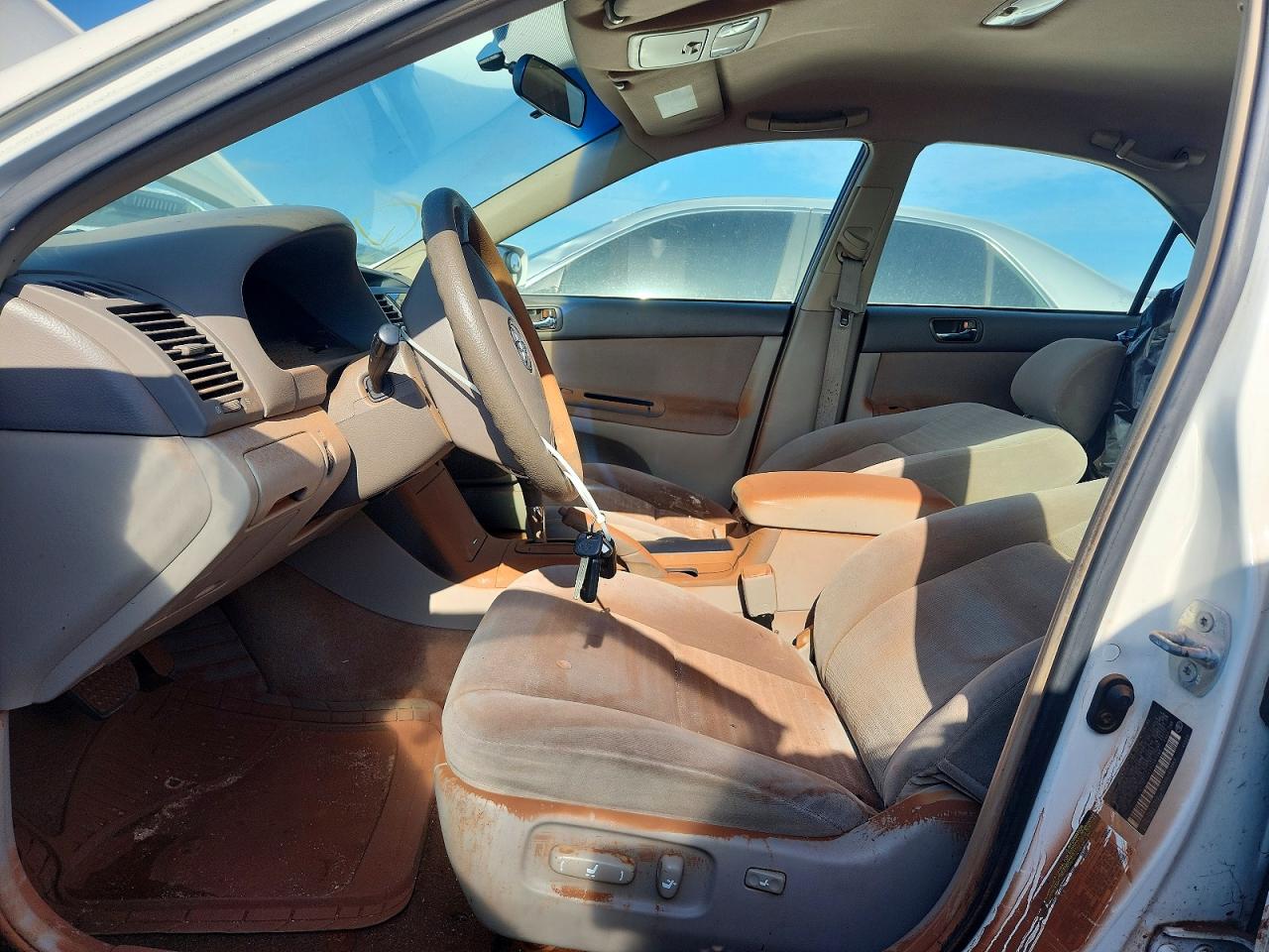 2005 TOYOTA CAMRY LE photo 19