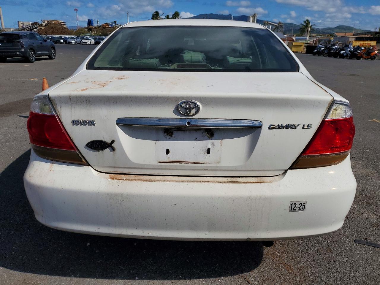 2005 TOYOTA CAMRY LE photo 16