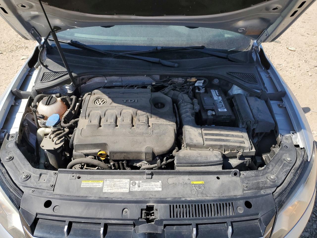 2015 VOLKSWAGEN PASSAT SE photo 21