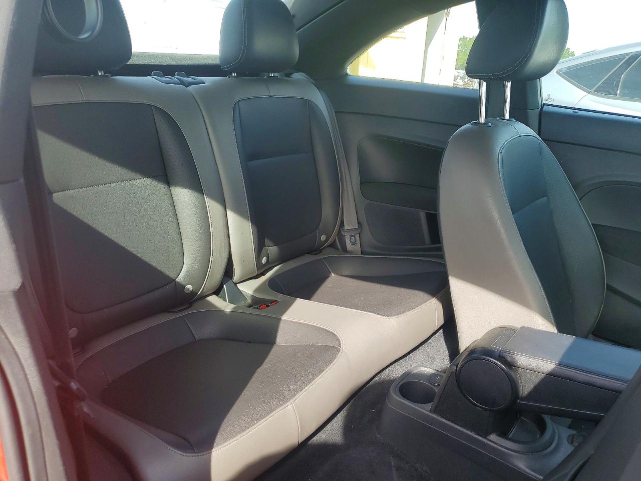 2015 VOLKSWAGEN BEETLE 1.8T photo 28