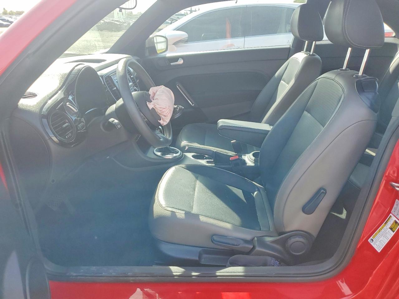2015 VOLKSWAGEN BEETLE 1.8T photo 19
