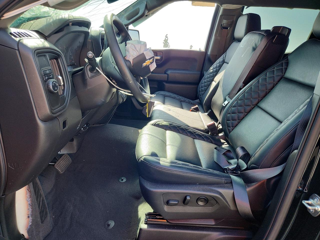 2025 CHEVROLET SILVERADO C1500 CUSTOM photo 13