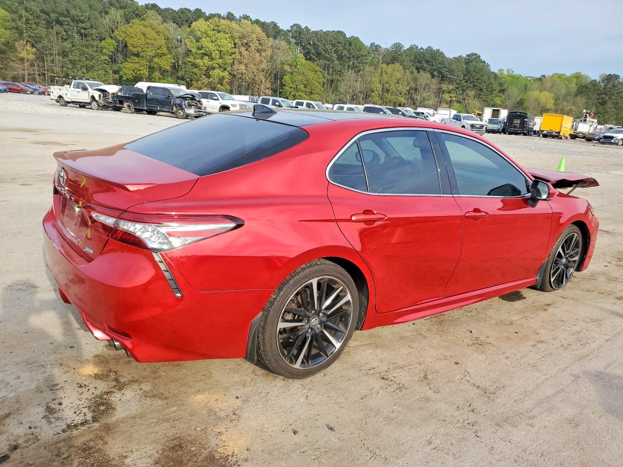 2019 TOYOTA CAMRY XSE photo 3