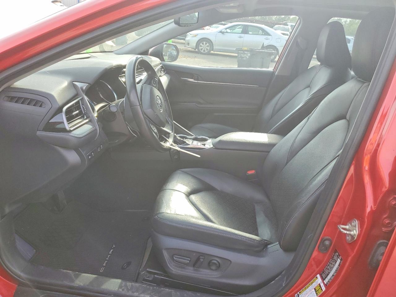 2019 TOYOTA CAMRY XSE photo 7