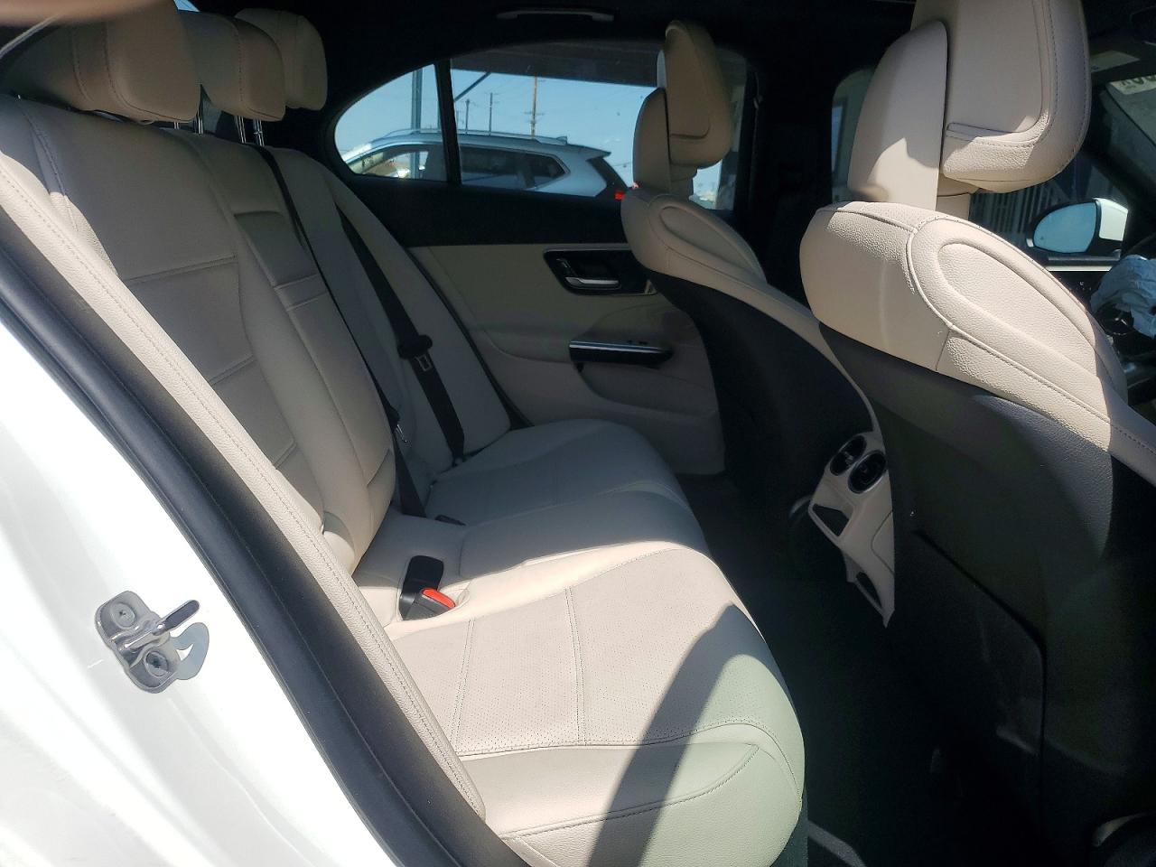 2025 MERCEDES-BENZ C 300 photo 19