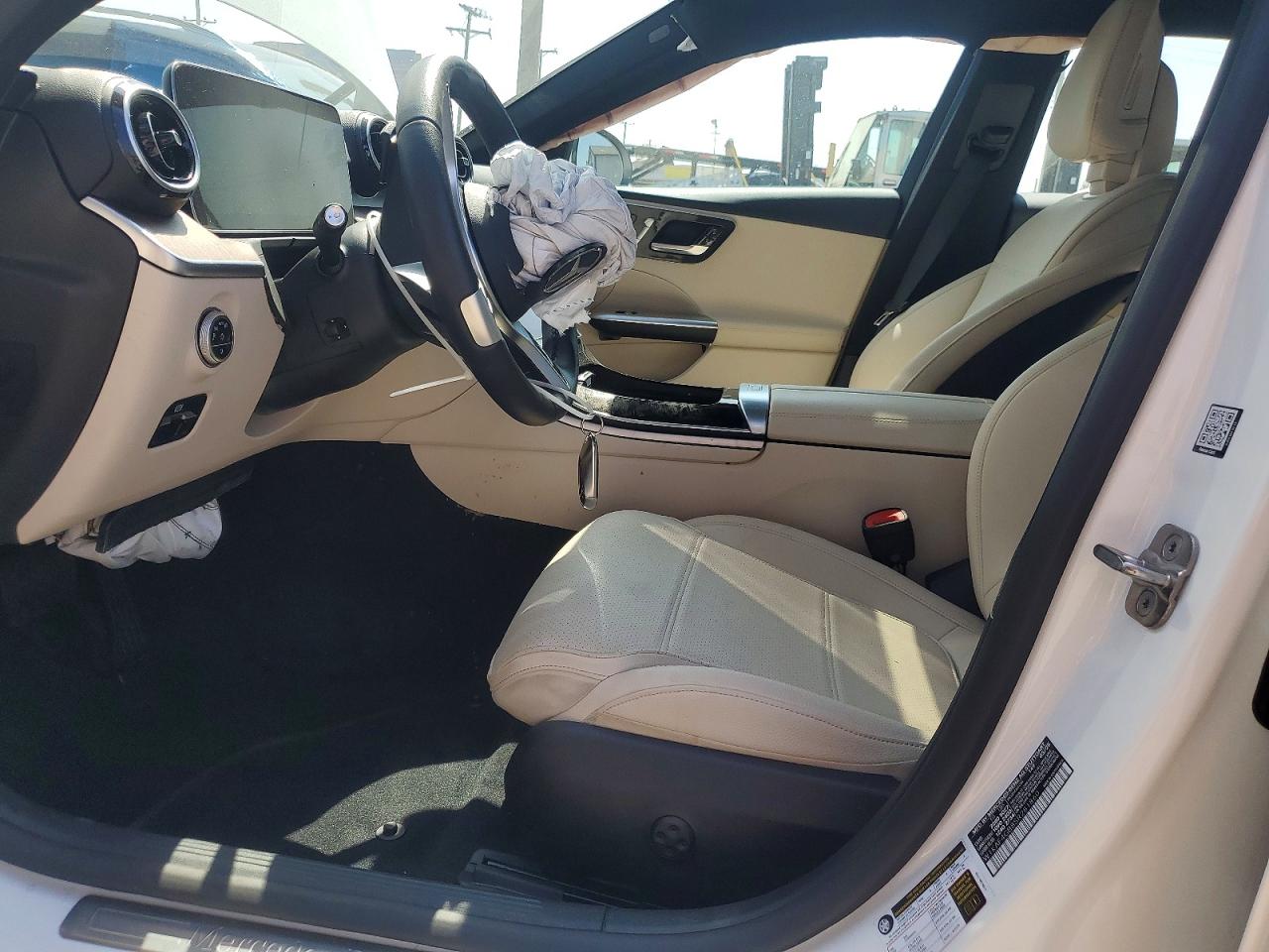 2025 MERCEDES-BENZ C 300 photo 13