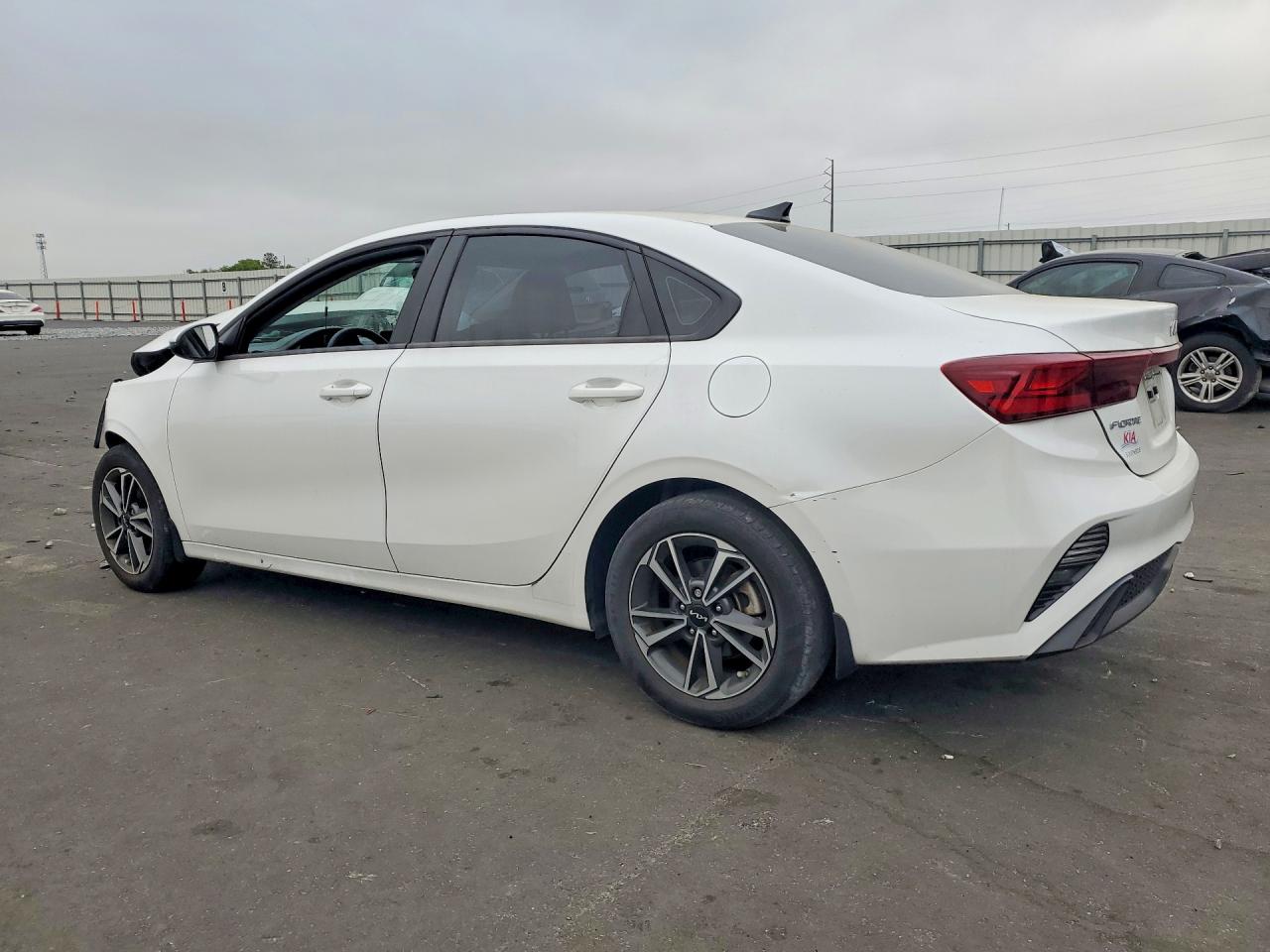 2023 KIA FORTE LXS photo 4