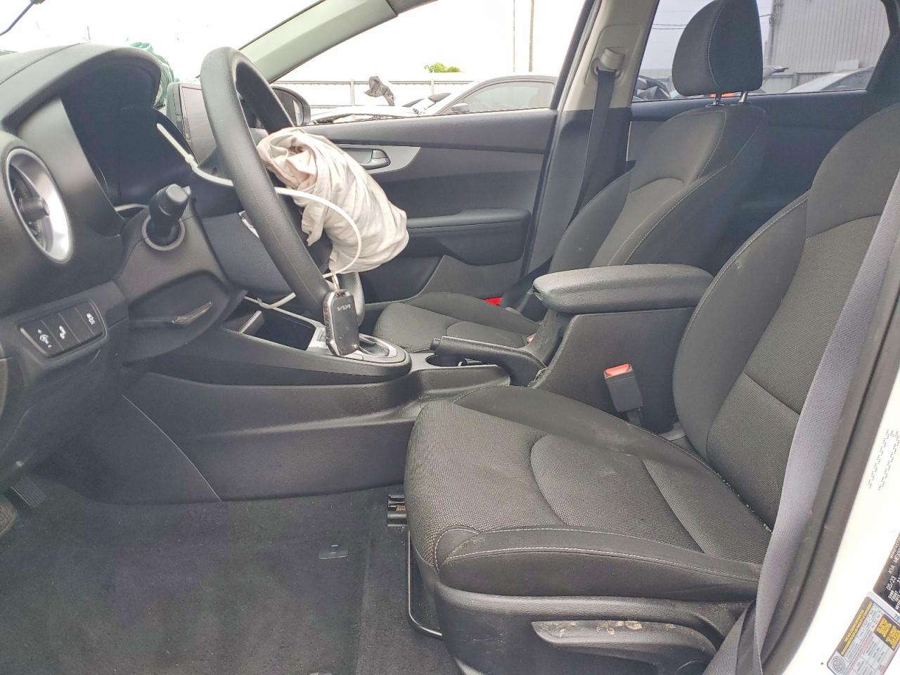 2023 KIA FORTE LXS photo 19