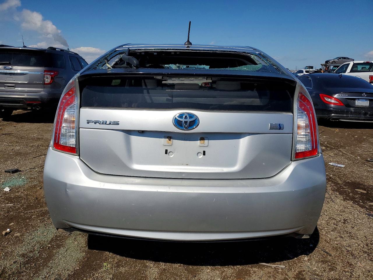 2013 TOYOTA PRIUS THREE photo 16