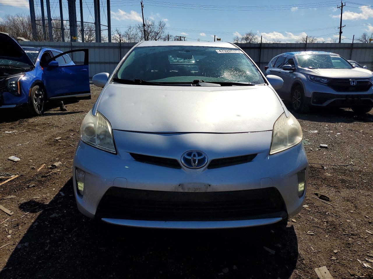 2013 TOYOTA PRIUS THREE photo 13