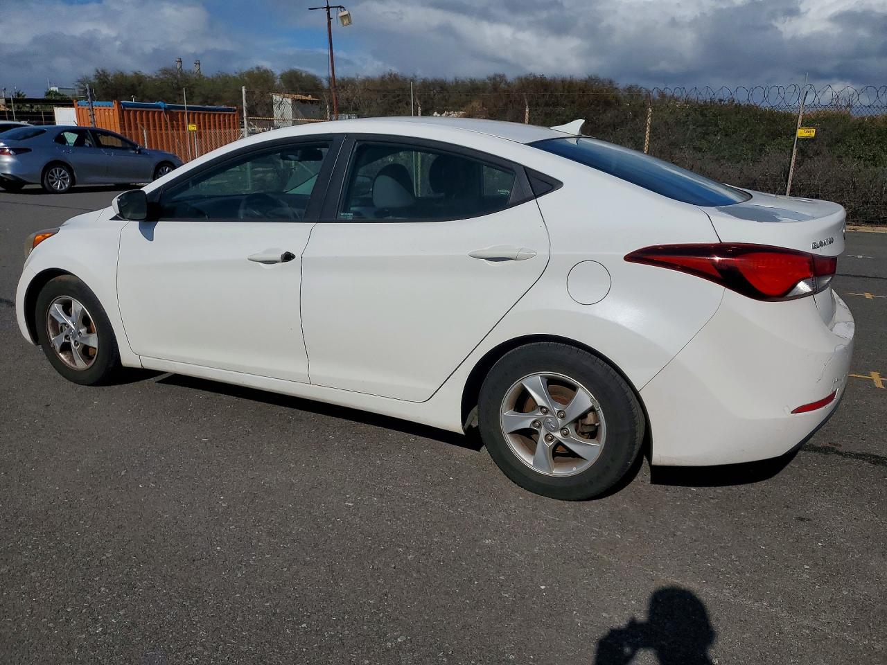 2014 HYUNDAI ELANTRA SE photo 4